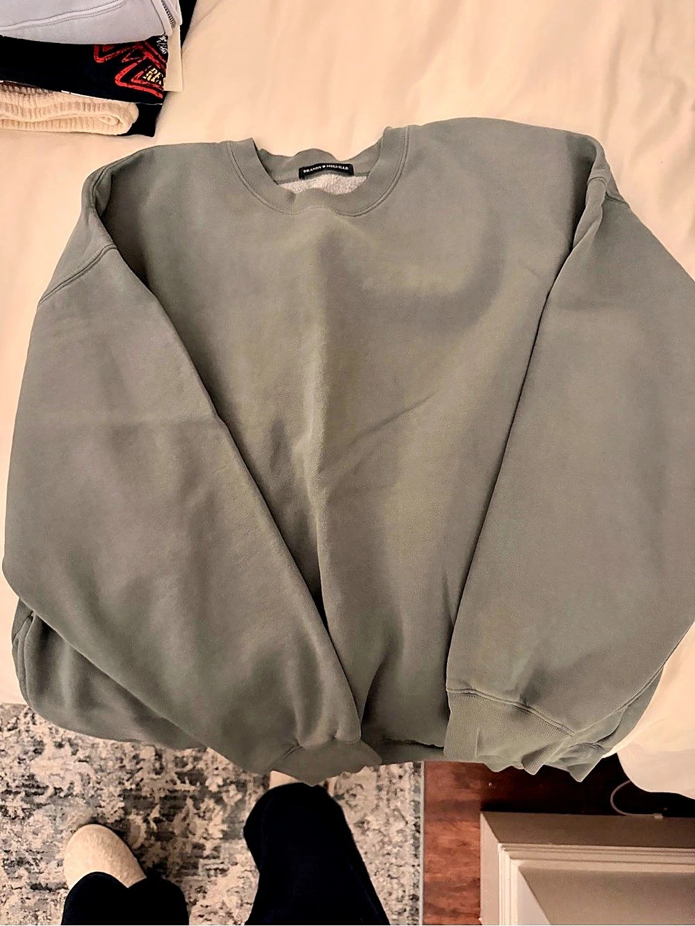 Brandy Melville oversized sweatshirt